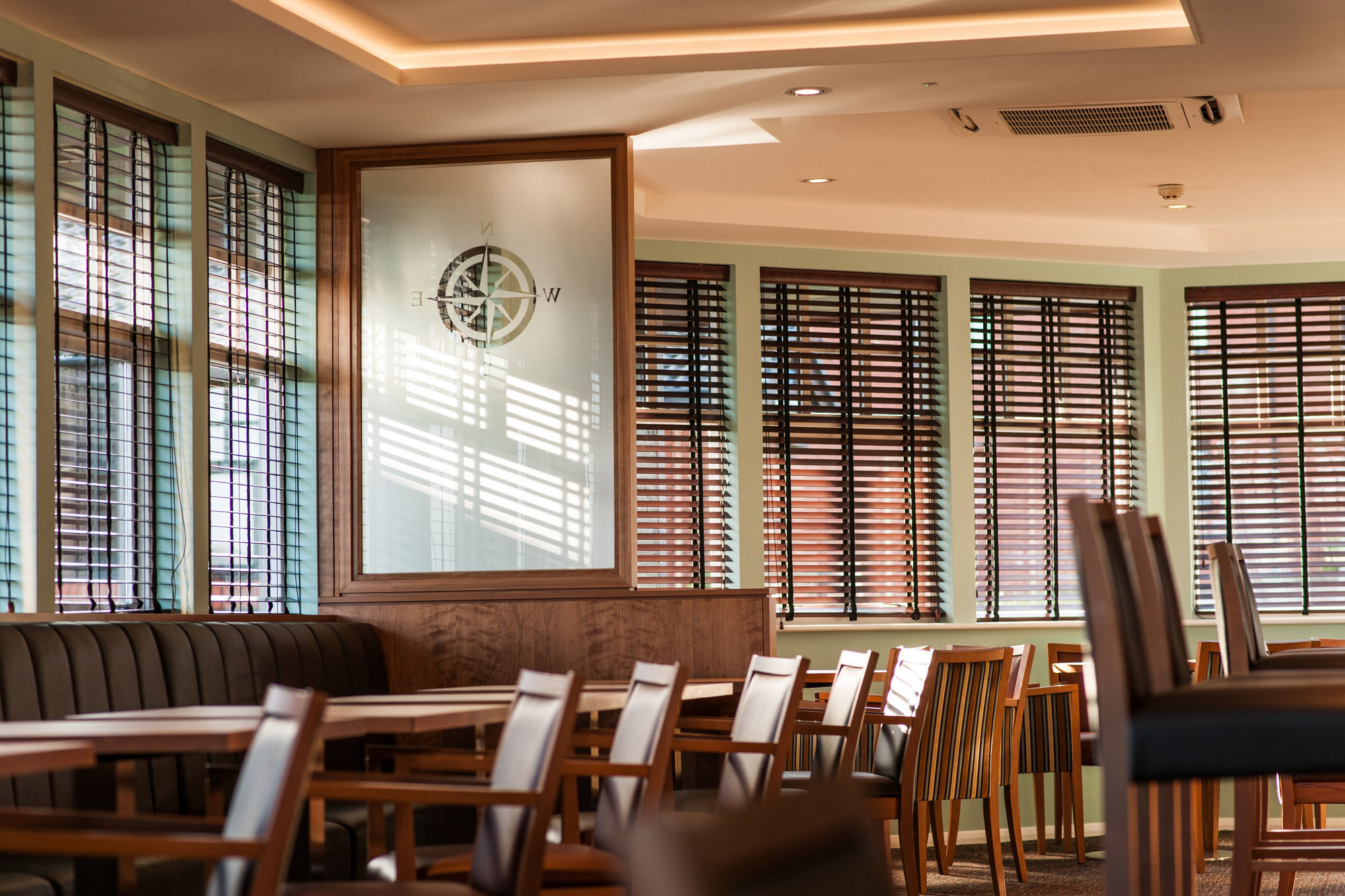 Leonardo Inn Aberdeen Airport Dyce Exterior photo